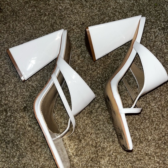 EGO vintage block heel sandals. Size 9! - Picture 4 of 5